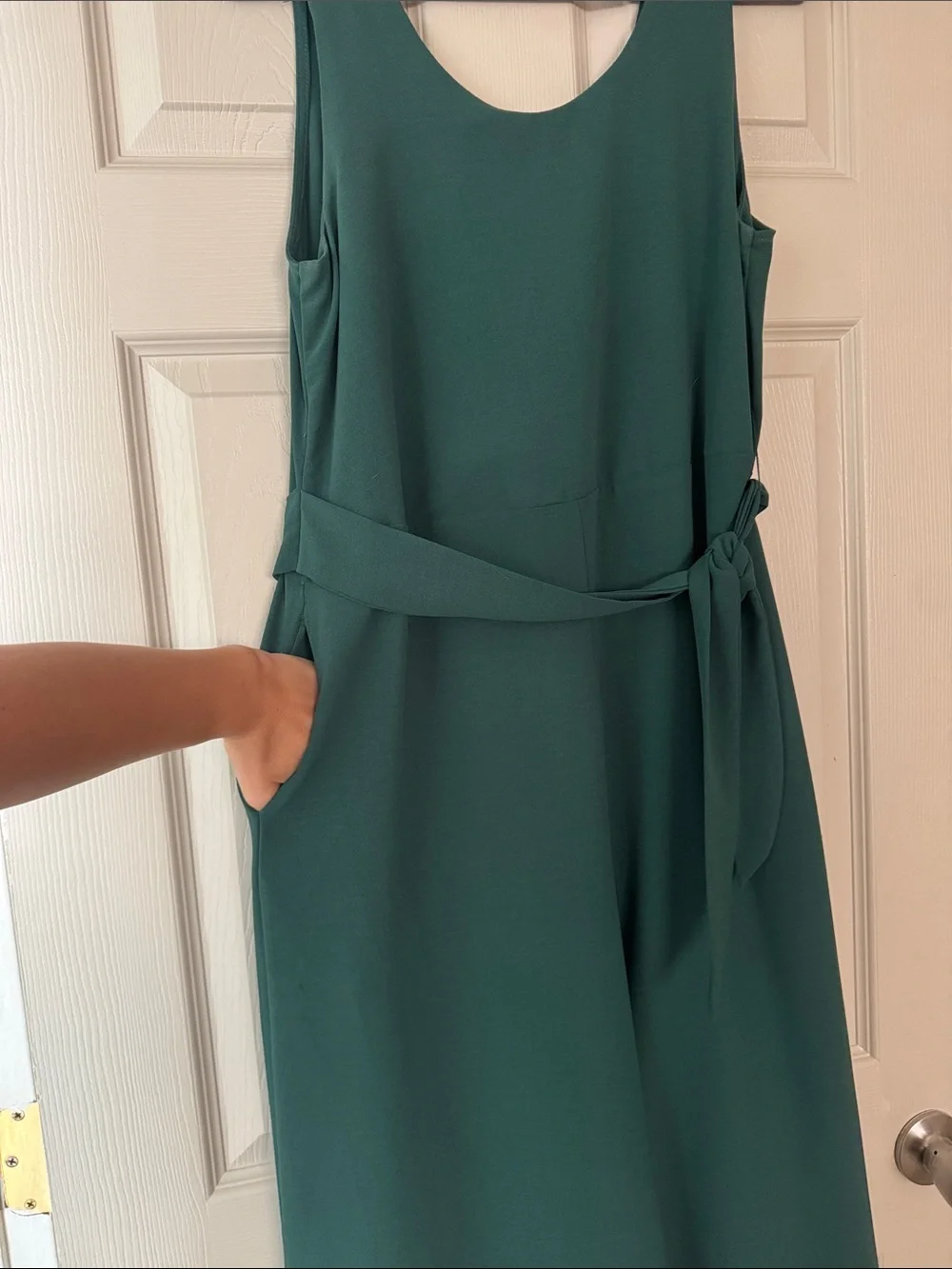 Sleeveless Emerald Green Tie-Waist Midi jumpsuit with pockets